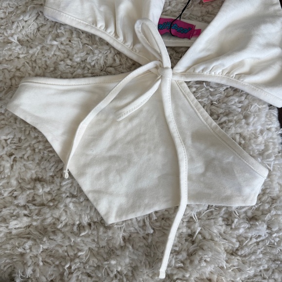 Edikted Cut Out Strappy Halter Top - Picture 3 of 6